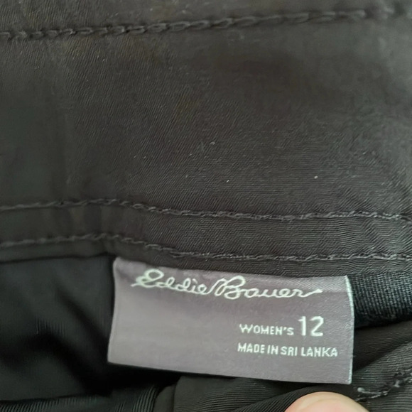 Eddie Bauer black skirt sz 12. Front & back pockets. Built in shorts. Belt loops - Picture 2 of 8